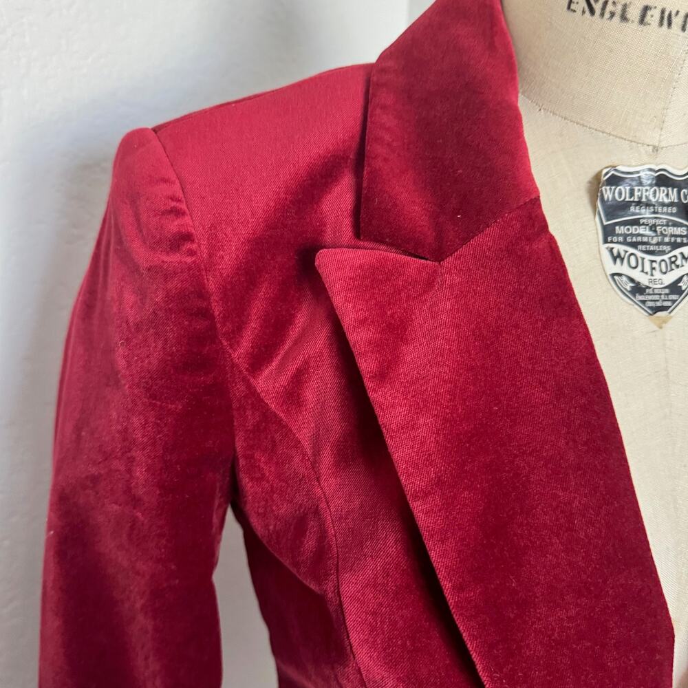 White House Black Market | Pre-Loved Red Velvet Blazer Size 00 - Picture 6 of 8
